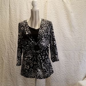 Elements long sleeve black/white top.